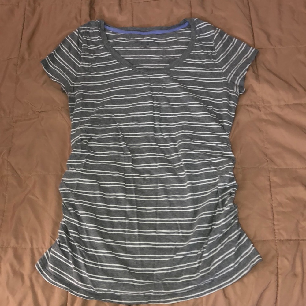 Liz Lange Medium Maternity Top 🤰🏼